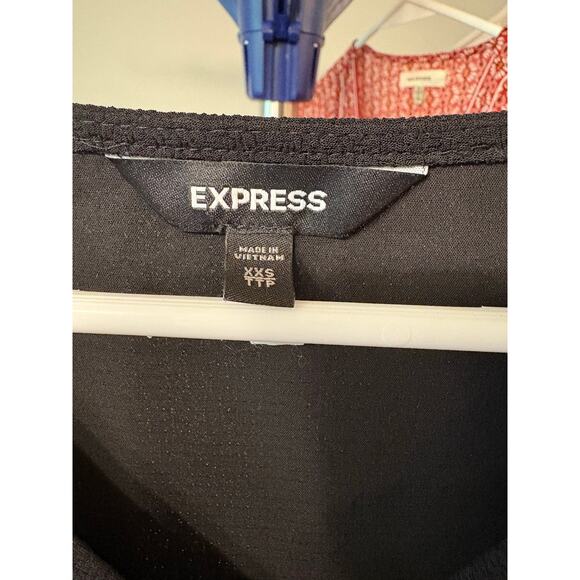 Woman’s Express to size XXS - Picture 2 of 6